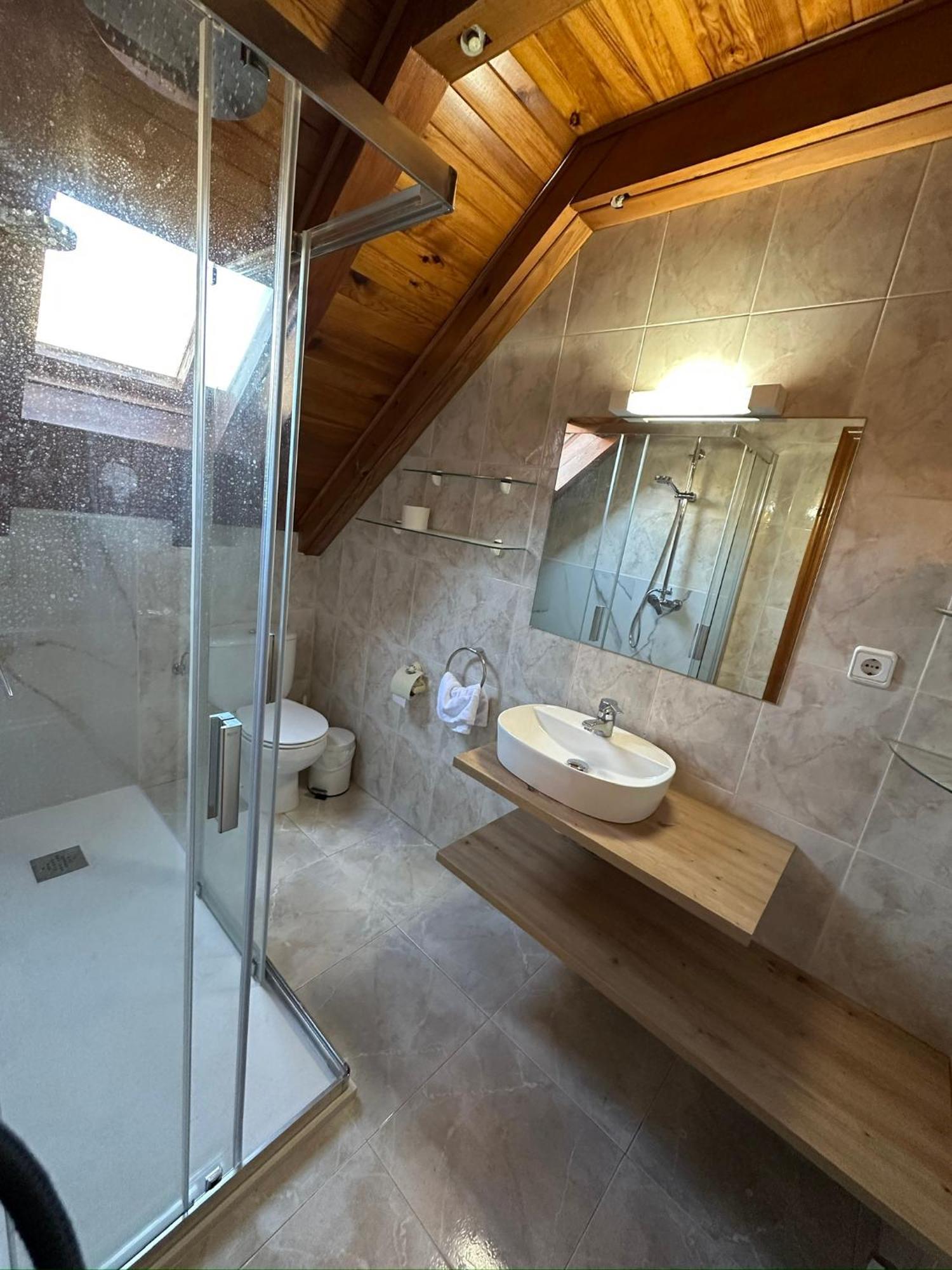 Hostal Ezkaurre Isaba Bagian luar foto