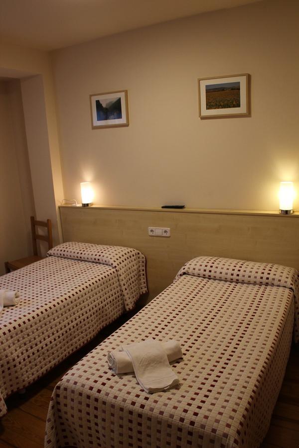 Hostal Ezkaurre Isaba Bagian luar foto