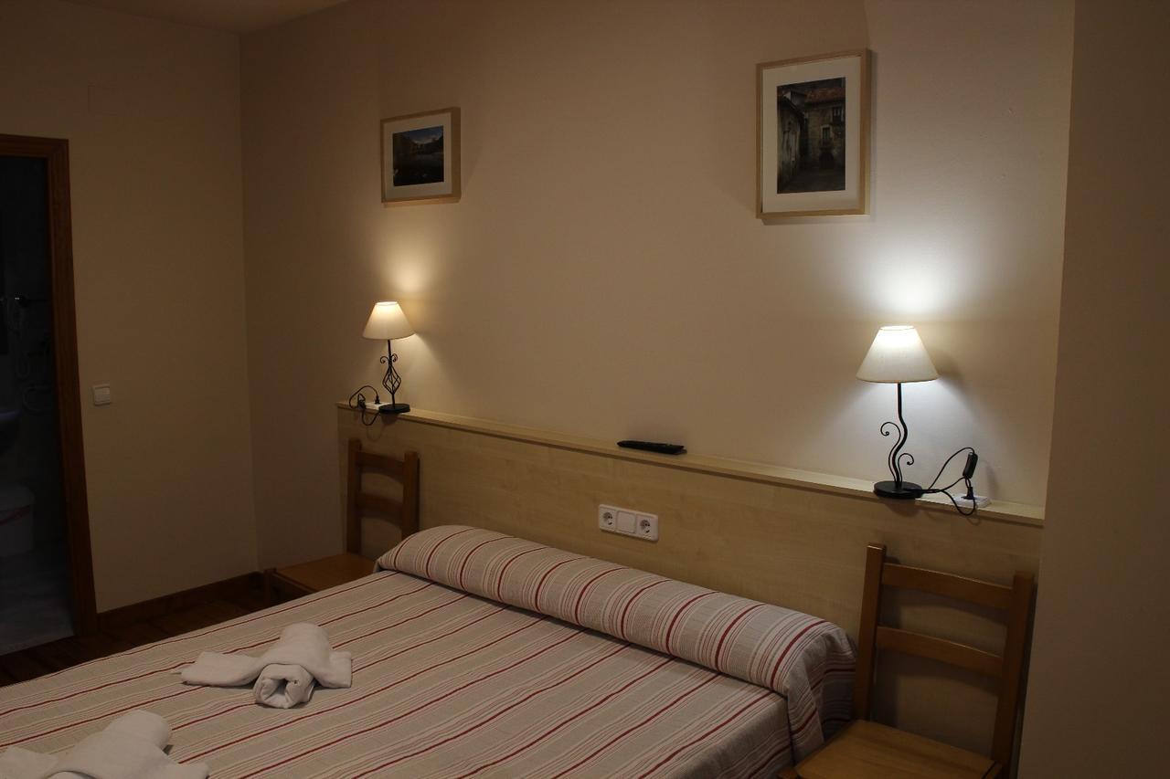 Hostal Ezkaurre Isaba Bagian luar foto
