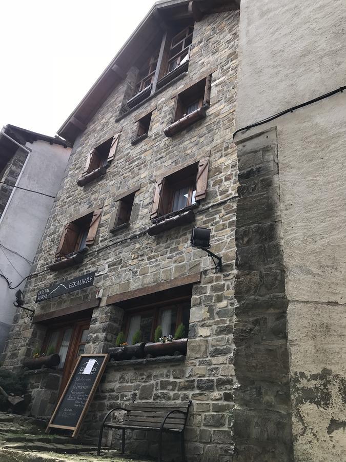 Hostal Ezkaurre Isaba Bagian luar foto