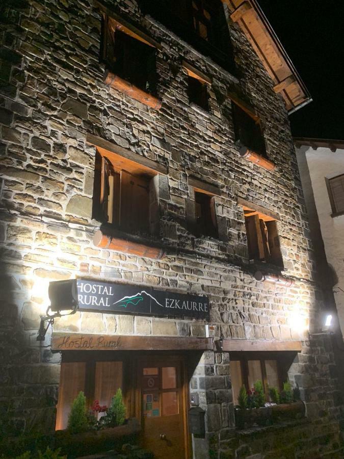 Hostal Ezkaurre Isaba Bagian luar foto